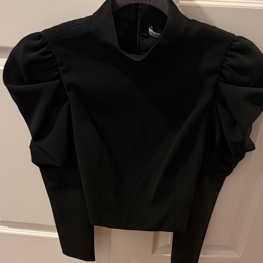 Alice + Olivia Elegant Black Puff Sleeve Top brand new size 0